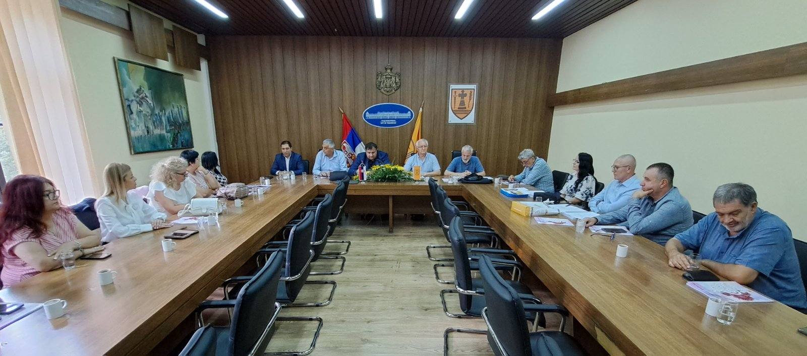 Read more about the article Донете су важне одлуке у свери образовања и историјске одлуке везане за знамења Националног савета Влаха